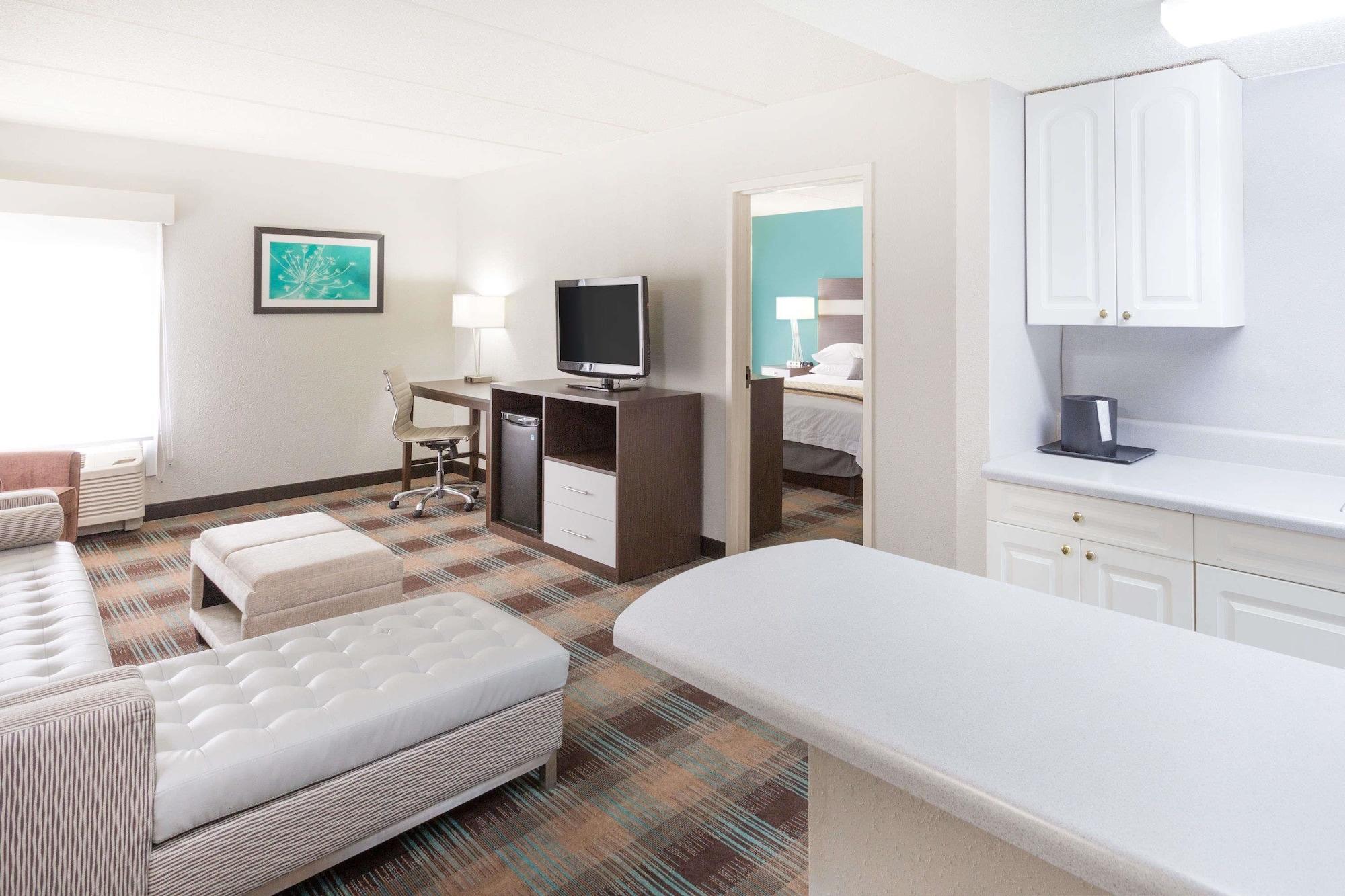 Wyndham Garden Greenville / Spartanburg Airport エクステリア 写真