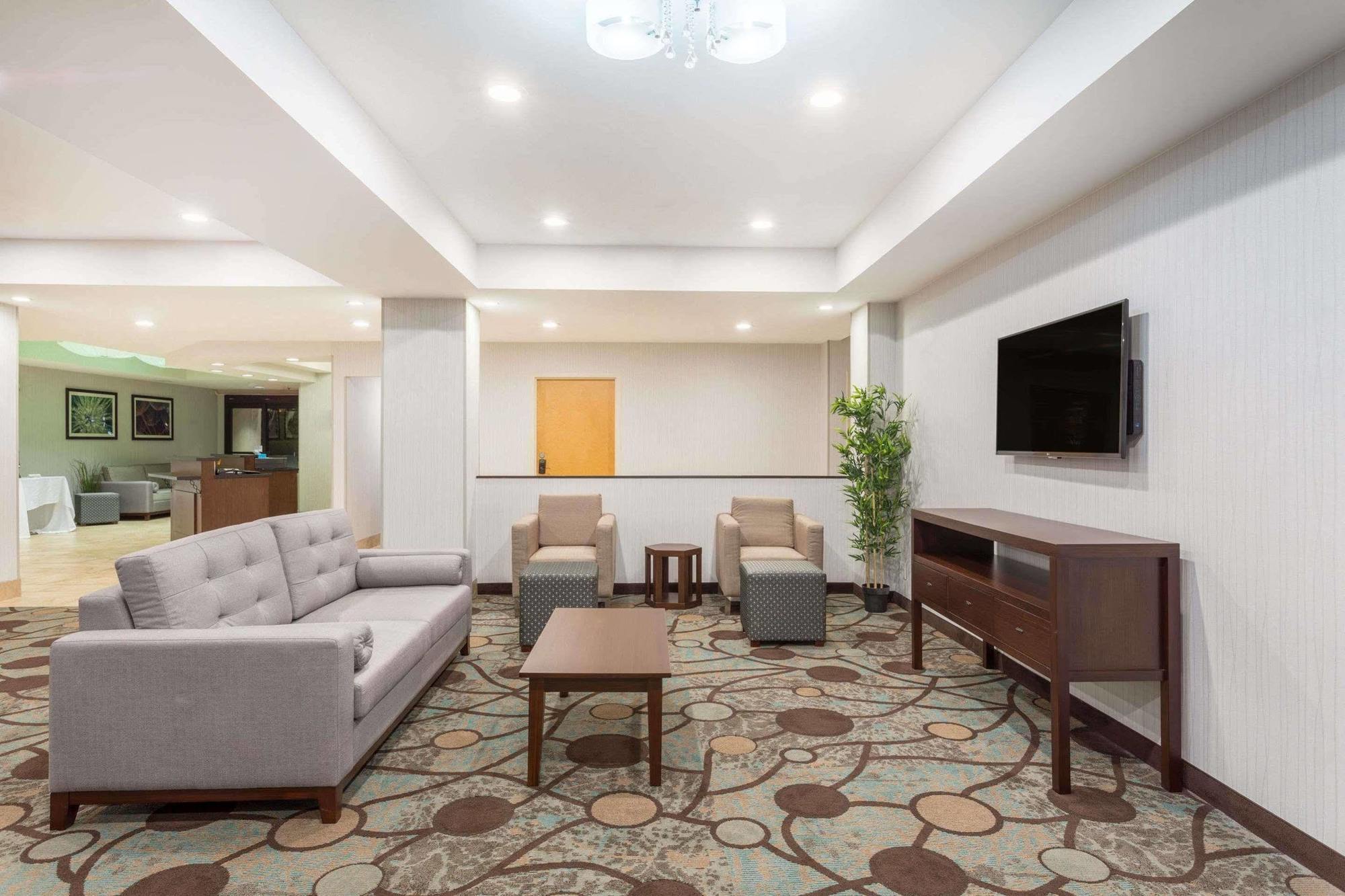 Wyndham Garden Greenville / Spartanburg Airport エクステリア 写真