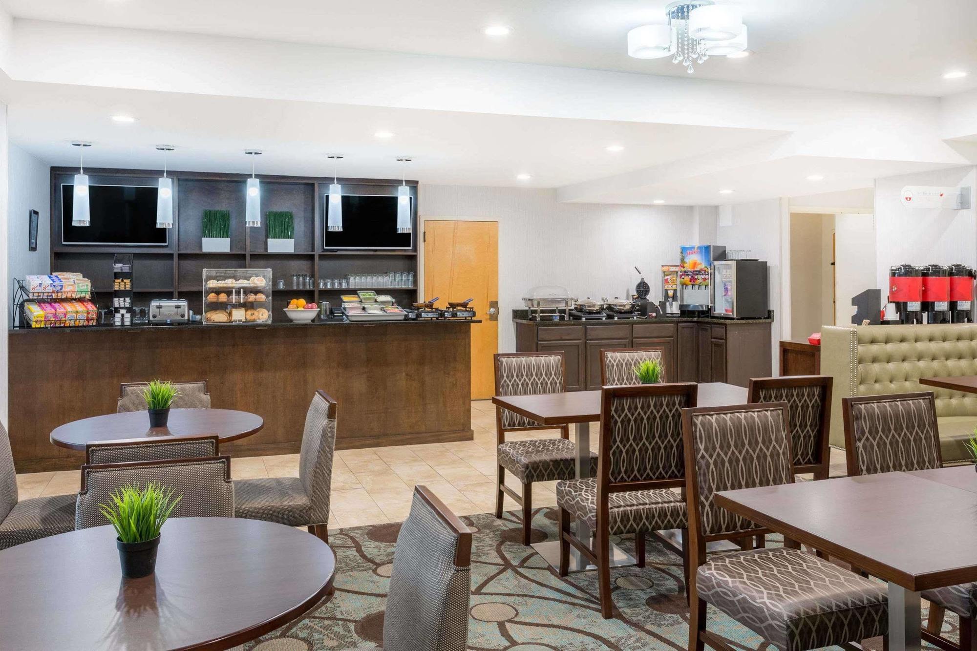 Wyndham Garden Greenville / Spartanburg Airport エクステリア 写真